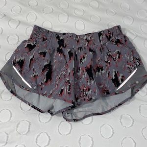 Lululemon Hotty Hot 2.5 inch shorts!